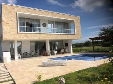 CASA DE LUJO EN VENTA CONJUNTO PALMA REAL, CARTAGENA.