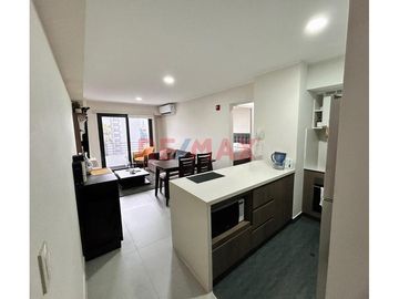 Exclusivo Flat 48M2 En Piso 8 Amoblado Y Cochera