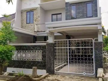 Rumah 2 Lantai Luas 230 di Sulfat Titan kota Malang _ 104.21