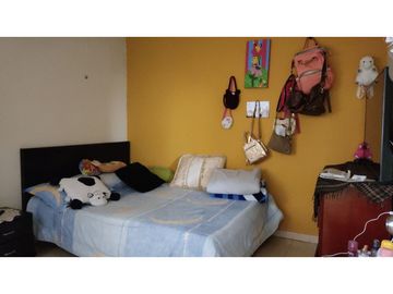SE VENDE CASA DOS PLANTAS BIFAMILIAR EN BARRIO SANTA ELENA