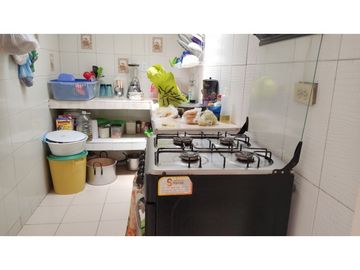 SE VENDE CASA DOS PLANTAS BIFAMILIAR EN BARRIO SANTA ELENA