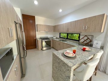 Hermosa Casa en Playa del Carmen, Fracc. Palmar, Vive en la casa de tus Sueños