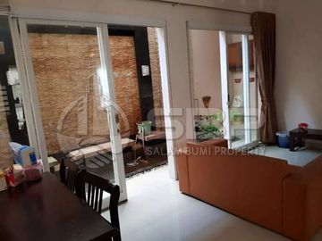 Rumah Dijual Jogja Cantik 2lt Perum jl kaliurang km 7 dkt UGM condongcatur