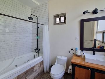CASA EN VENTA EN MITRAS SUR
