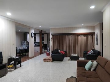 dijual rumah klasik minimalis cantik geger kalong Bandung dekat tol