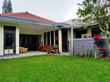 dijual rumah klasik minimalis cantik geger kalong Bandung dekat tol