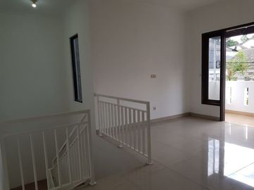 Rumah di Cinere, 2Lt dlm Prmhn yg Nyaman, Akses TOL Andara