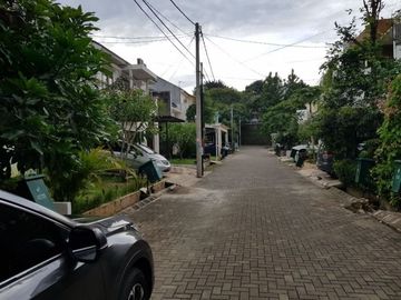 Rumah di Cinere, 2Lt dlm Prmhn yg Nyaman, Akses TOL Andara