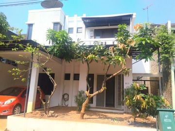 Rumah di Cinere, 2Lt dlm Prmhn yg Nyaman, Akses TOL Andara