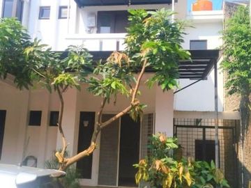 Rumah di Cinere, 2Lt dlm Prmhn yg Nyaman, Akses TOL Andara