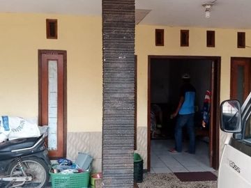 Rumah Kampung Akses Mobil Di Tegal Pasangan Pakis