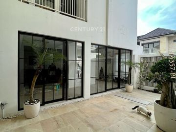 Disewakan Rumah Luas Semi Furnish Di Puri Bintaro Sektor 9