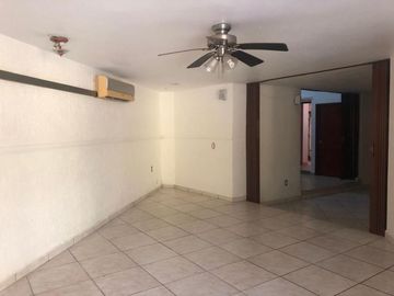 Casa en Venta, Chihuahua, Col. Petrolera.