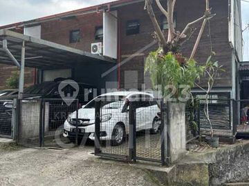 Rumah Dengan View Cantik Design Unik By Dendy Darman Studio di Bojong Koneng Atas Cikutra