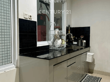 Disewakan Rumah Strategis FurnishedHarga Menarik Bintaro Sektor 4