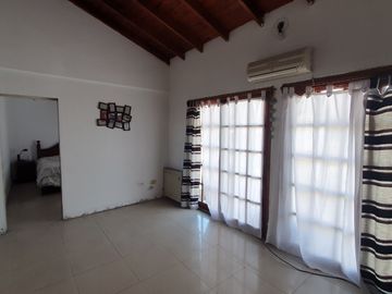 Casa para 2 Familias en venta en Lanus Oeste