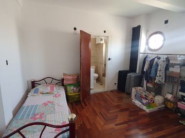 Casa para 2 Familias en venta en Lanus Oeste