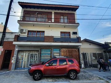 Casa para 2 Familias en venta en Lanus Oeste