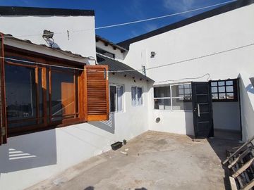 Casa para 2 Familias en venta en Lanus Oeste