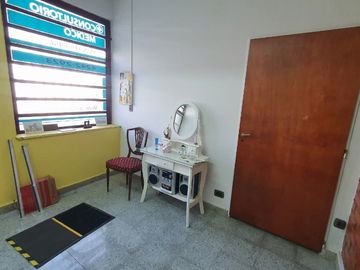 Casa para 2 Familias en venta en Lanus Oeste