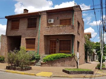 Casa en venta en Caseros
