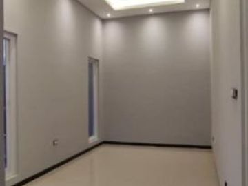 Rumah Sutorejo Utara BARU GRESS hadap selatan