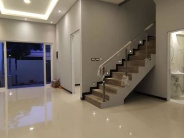 Rumah Sutorejo Utara BARU GRESS hadap selatan
