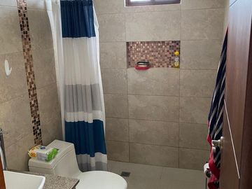 Alquilo departamento en Manta en urbanización privada semiamoblado via a la ruta del sol