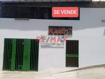 ¡Gran Oportunidad De Inversión! Casa De 3 Pisos Con 2 Locales Comerciales + Minidepartamento – Villa María Del Triunfo