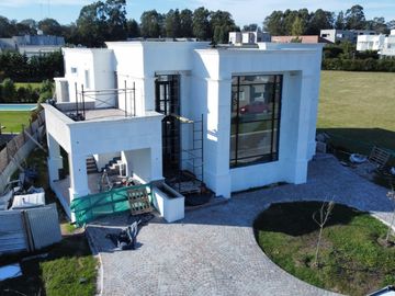 Casa 5 amb. a estrenar, en