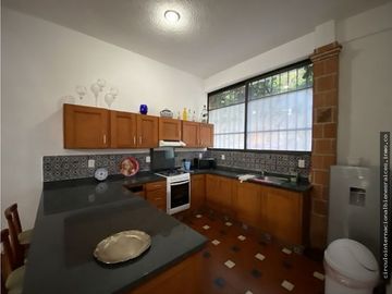 EDIFICIO CON 5 DEPARTAMENTOS
