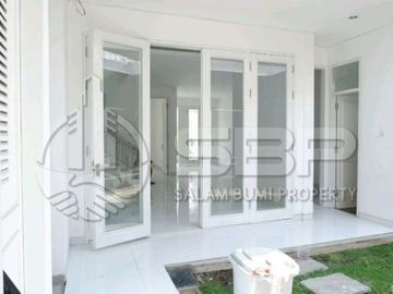 Rumah Mewah Baru dlm Perum Istimewa tengah Kota Jogja