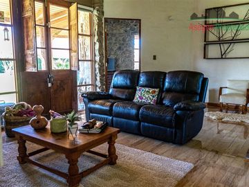 Casa en Venta en Parcela con hermosa casa en venta en sector Chamonate