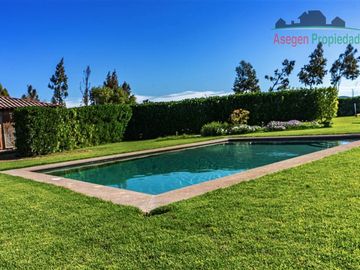 Casa en Venta en Parcela con hermosa casa en venta en sector Chamonate