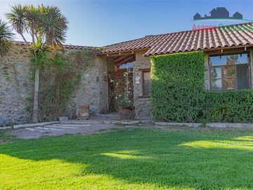 Casa en Venta en Parcela con hermosa casa en venta en sector Chamonate