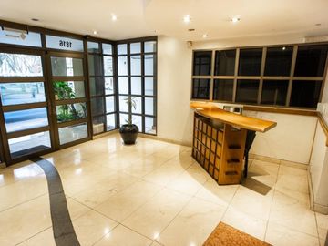 Venta Departamento 4 Dormitorios Con Cochera  - Barrio  Abasto