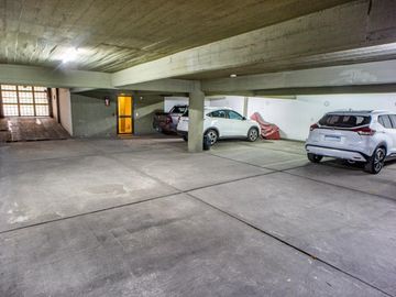 Venta Departamento 4 Dormitorios Con Cochera  - Barrio  Abasto