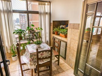 Venta Departamento 4 Dormitorios Con Cochera  - Barrio  Abasto