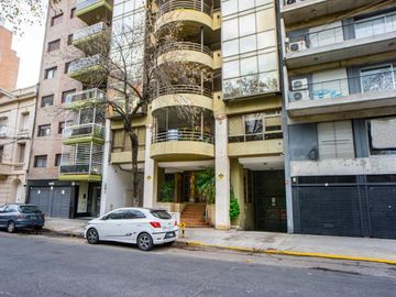 Venta Departamento 4 Dormitorios Con Cochera  - Barrio  Abasto