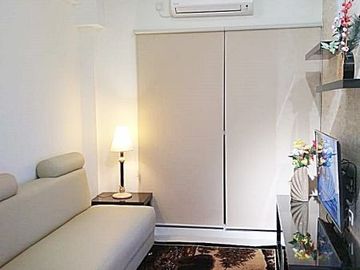 Disewa Apartemen Puncak Dharmahusada Tower A Lantai 17, Full Furnish , Surabaya Timur