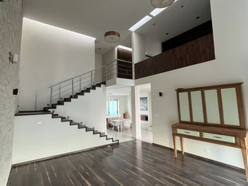 VENDO CASA EN PARQUE NILO LOMAS DE ANGELOPOLIS