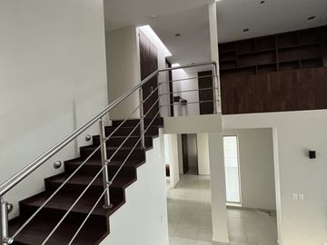 VENDO CASA EN PARQUE NILO LOMAS DE ANGELOPOLIS
