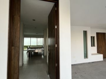VENDO CASA EN PARQUE NILO LOMAS DE ANGELOPOLIS