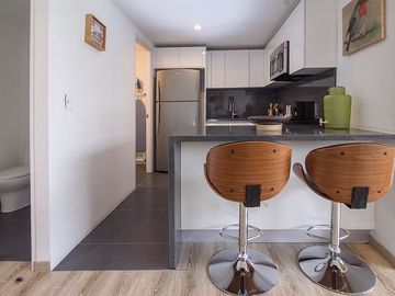 Penthouse con terraza semi techada de 52 m2, 4 estacionamientos, alberca con car