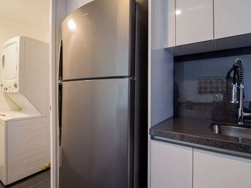Penthouse con terraza semi techada de 52 m2, 4 estacionamientos, alberca con car