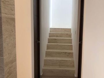 RESIDENCIA EN ITZIMNA CASA DE DOS PLANTA  3 RECAMARAS, EN MERIDA,