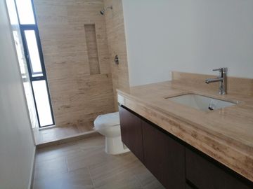 RESIDENCIA EN ITZIMNA CASA DE DOS PLANTA  3 RECAMARAS, EN MERIDA,