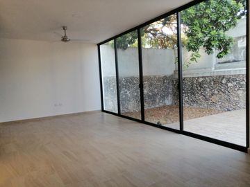 RESIDENCIA EN ITZIMNA CASA DE DOS PLANTA  3 RECAMARAS, EN MERIDA,