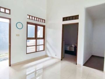 Rumah Komersil di Lamongan Kota, Harga dibawah pasar, 400jt an saja!!