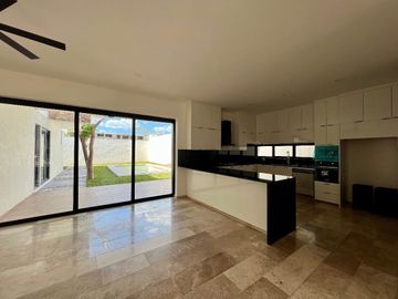 CASA VENTA MÉRIDA, MODELO THO, 484m2, 4 HABITS, EQUIPADA, PRANA DZITYÁ.